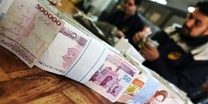 حداقل حقوق کارمندان دولت به ۸ میلیون تومان نزدیک شد