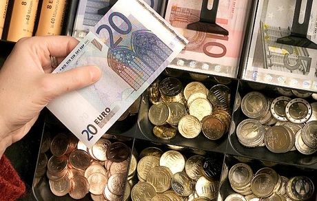 با پیوستن کروواسی به یورو موافقت شد