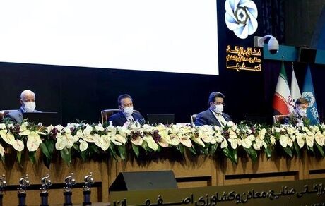 تکذیب دخالت دولت در گران کردن ارز