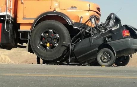 پراید در تصادف له شد / ۵ نفر کشته شدند