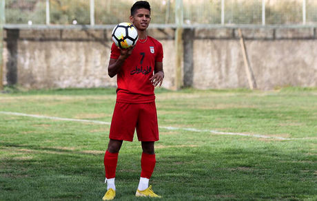 مهدی قائدی مصدوم شد