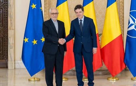 تقدیم استوارنامه سفیر جدید ایران در رومانی