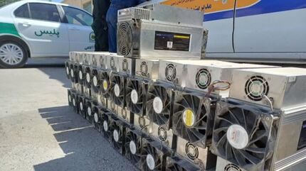 ده‌ها دستگاه ماینر غیرمجاز از یک خانه در اصفهان کشف و ضبط شد
