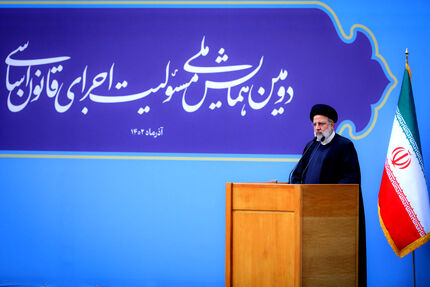 همه نیازهای انسان معاصر در قانون اساسی جمهوری اسلامی لحاظ شده است