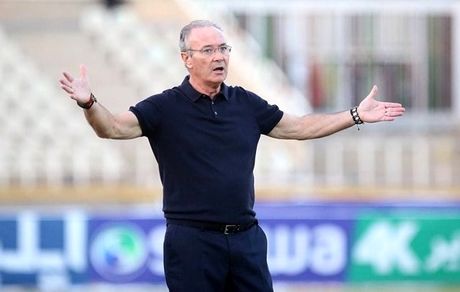 سکوت سرمربی خارجی فولاد شکست