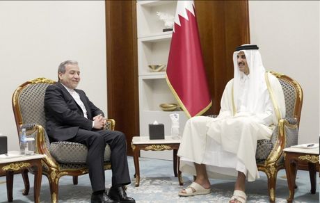 دیدار عراقچی با امیر قطر