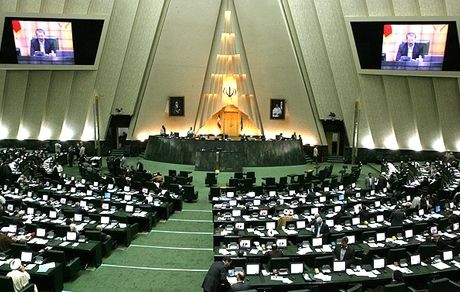  آغاز جلسه علنی مجلس/ بررسی گزارش اجمالی از چالش‌های صنعت خودرو در دستور