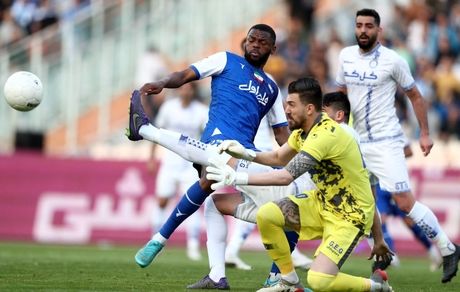 برد جنجالی استقلال مقابل گل‌گهر / پنالتی ثانیه پایانی نتیجه را تغییر داد