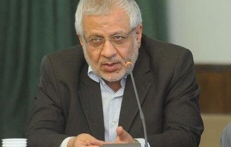 بادامچیان: اغلب اقتصاددانان با حذف ارز ۴۲۰۰ تومانی مخالف بودند