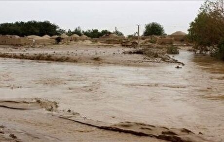 بدلیل سیل، یک روستای شهر گرمسار تخلیه شد