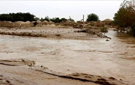 بدلیل سیل، یک روستای شهر گرمسار تخلیه شد