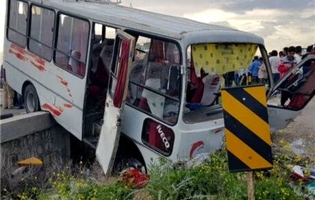 این بار مینی‌بوس دانشجویان جوانرودی دچار سانحه شد / ۶ دانشجو مصدوم شدند