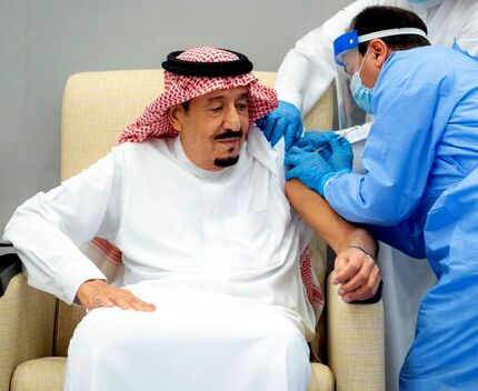 پادشاه عربستان واکسن کرونا زد