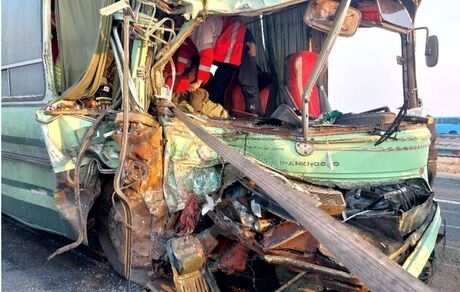 انحراف اتوبوس حامل دانش‌آموزان از جاده در قزوین