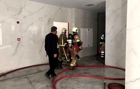 مهار آتش سوزی یک برج ۱۰ طبقه در تهران بدون تلفات جانی