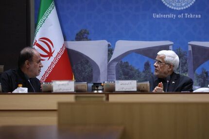 عارف: نظر دولت برای افزایش حقوق هیات علمی مثبت است
