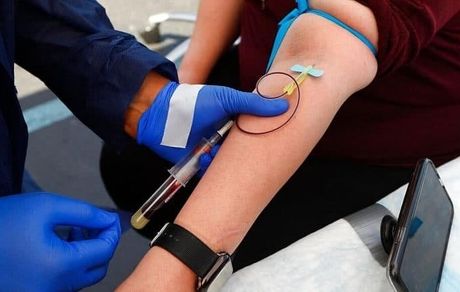 پزشکان واکسیناسیون کرونا به بدن‌های ضعیف‌شده را توصیه می‌کنند