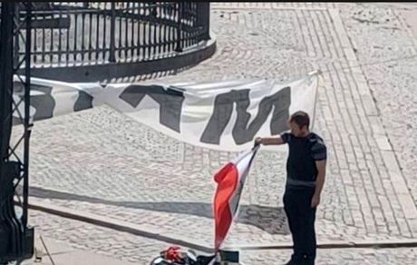 این بار گروهی افراطی در دانمارک، به قرآن هتک حرمت کردند