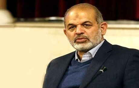 وزیر کشور در بدو ورود به خوی: اقدامات خوبی برای زلزله‌زدگان انجام شده است