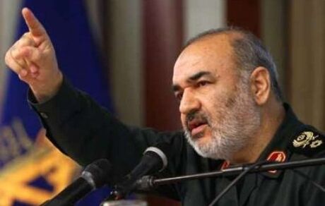 آمریکا با ترور شهید سلیمانی، همه سرمایه‌اش را به باد داد/ انتقامی سخت و قاطع می‌گیریم