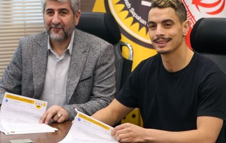 بمب نقل و انتقالات: مهاجم سابق تیم ملی فرانسه به سپاهان اصفهان پیوست