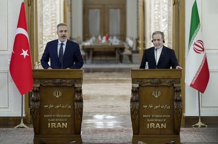 عراقچی: ایران و ترکیه نه فقط همسایه بلکه دوست هستند / سرکنسولگری در وان افتتاح می‌شود