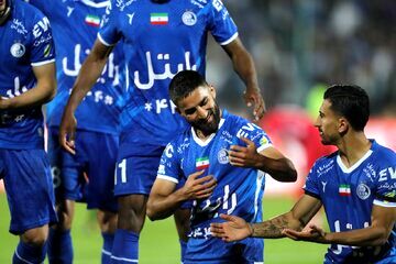 پنجره نقل و انتقالاتی استقلال باز شد
