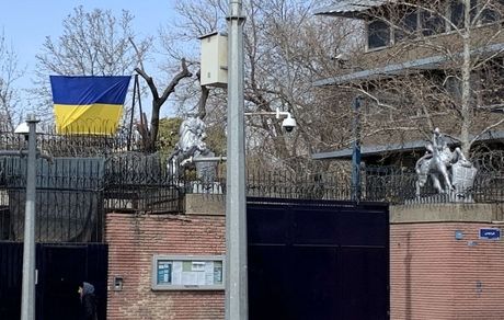 سفارت‌های روسیه و انگلیس در تهران درگیر شدند