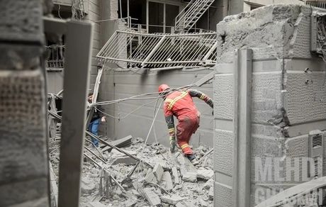 نجات ۳۰۰ نفر از ساختمان‌های آسیب دیده تهران توسط آتش نشانی