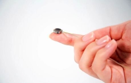 آغاز آزمایش بالینی ایمپلنت مغزی رقیب شرکت ایلان ماسک