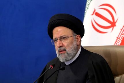 مجاهدت‌های مومنانه کادر درمان و آحاد مردم در مقابله با کرونا در تاریخ کشور ماندگار خواهد شد