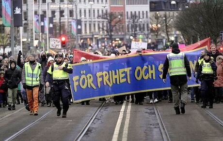 تظاهرات علیه پاسپورت کرونا در کشورهای اروپایی ادامه دارد