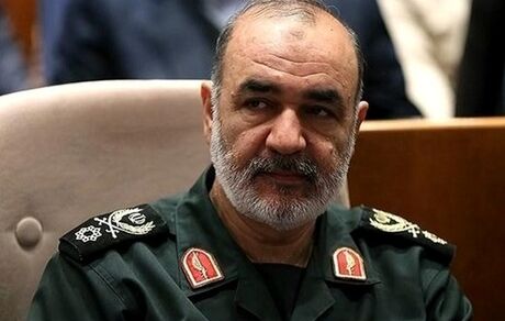فرمانده کل سپاه: دشمن را تا قبرستان آرزوهای شکست‌خورده‌اش بدرقه خواهیم کرد