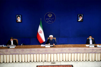 روحانی: دولت ناچار است با تعطیلی فراگیر، مانع پیشروی ویروس مخرب کرونا شود