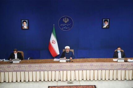 روحانی: دولت ناچار است با تعطیلی فراگیر، مانع پیشروی ویروس مخرب کرونا شود