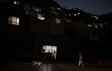 احتمال قطعی کامل برق در افغانستان