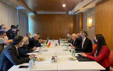 ظریف با مسئول سیاست خارجی اتحادیه اروپا دیدار کرد