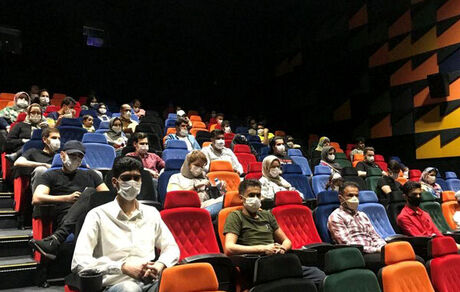 کرونا بار دیگر ظرفیت اکران در سالن‌های سینمایی را «نصف» کرد!
