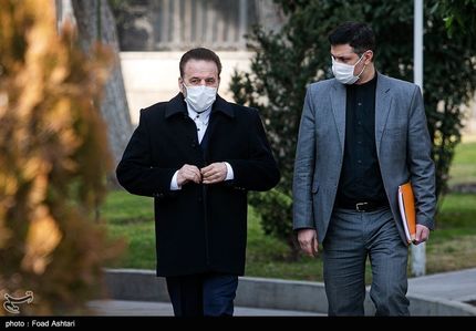  عضو هیأت رئیسه مجلس: واعظی خودش متهم به مداخله در بورس است/مجلس کوتاه نمی‌آید
