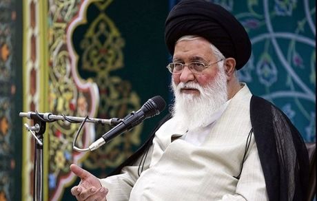 علم الهدی: آمریکایی‌ها اگر مرد بودند در جنگ‌های داعش‌ سردار سلیمانی را به شهادت می‌‌رساندند 