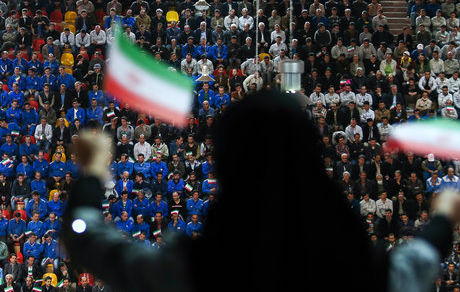 همه اقتصادها سقوط کردند جز ایران