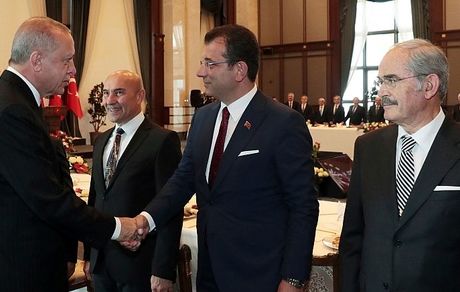 رقیب اردوغان دادگاهی شد / رای دادگاه: امام اوغلو از فعالیت سیاسی منع شد