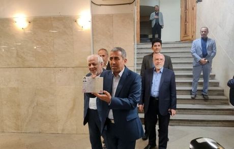 نام نویسی نماینده سابق کرمان و راور برای انتخابات ریاست جمهوری