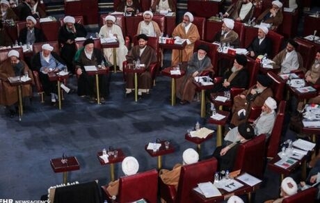 حجت‌الاسلام حسینی: برداشتن موانع تولید راه‌حل رفع مشکلات اقتصادی است