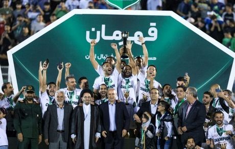 تیم‌های لیگ آزادگان بجز سه تیم مجوز نگرفتند