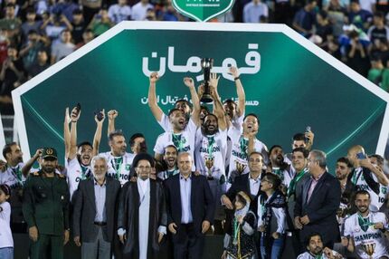 تیم‌های لیگ آزادگان بجز سه تیم مجوز نگرفتند