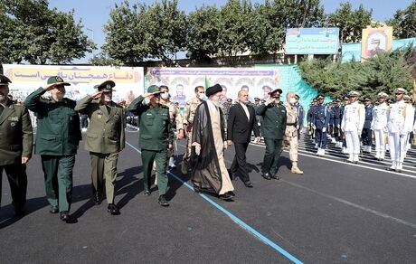 فرماندهان نیروهای مسلح با فرمانده معظم کل قوا تجدید بیعت کردند