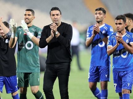 نکونام سرمربی استقلال ماند؟