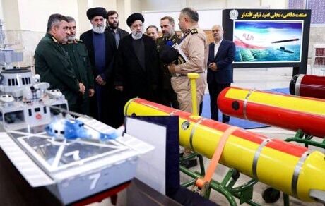 بازدید رئیس جمهور از نمایشگاه آخرین دستاوردهای فناورانه وزارت دفاع