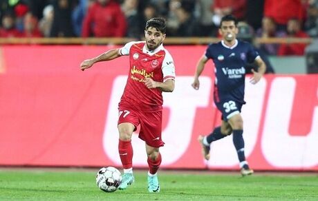باشگاه ملوان: نه با ستاره پرسپولیس و نه هیچ بازیکن سرباز دیگری مذاکره نکرده‌ایم
